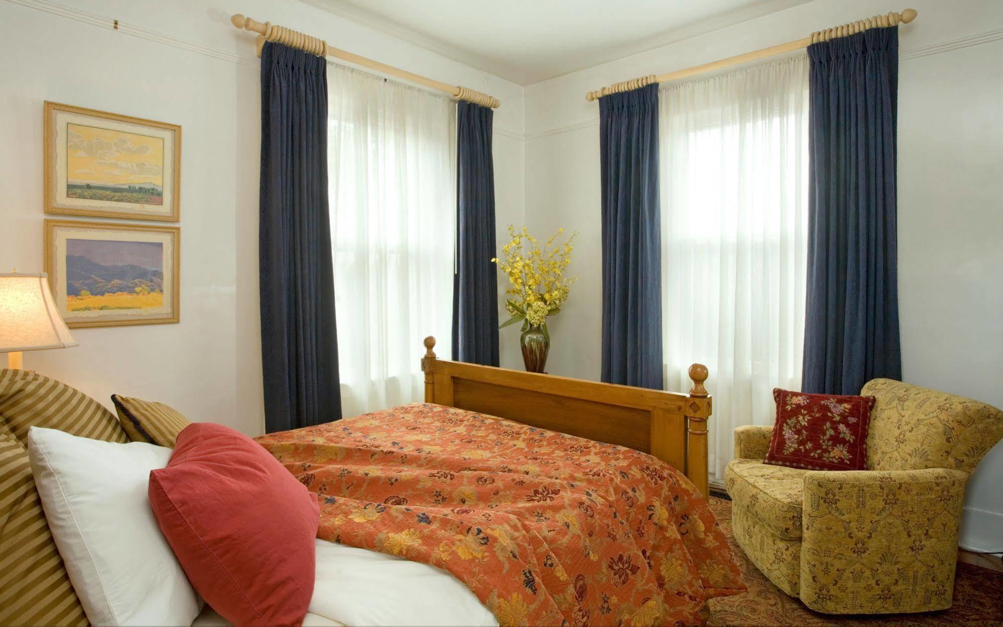 Four Kachinas B&B Inn Santa Fe Dış mekan fotoğraf