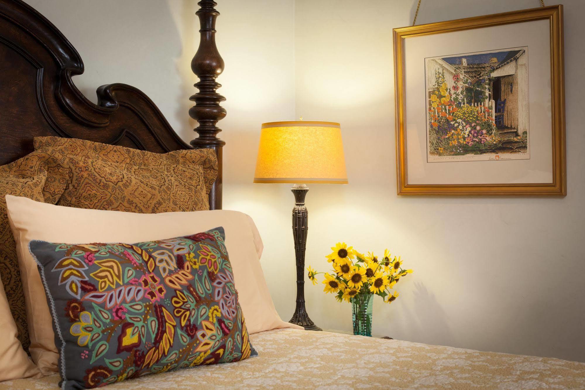 Four Kachinas B&B Inn Santa Fe Dış mekan fotoğraf